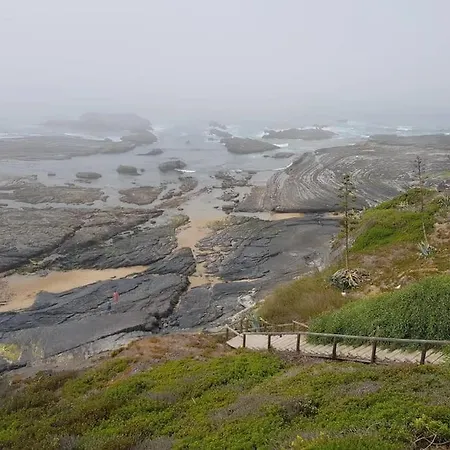 Family-friendly Semi-detached House In #1865 *