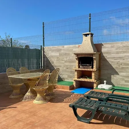 Family-friendly Semi-detached House In #1865 *