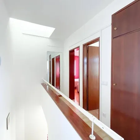 Hébergement de vacances Family-friendly Semi-detached House In #1865 *