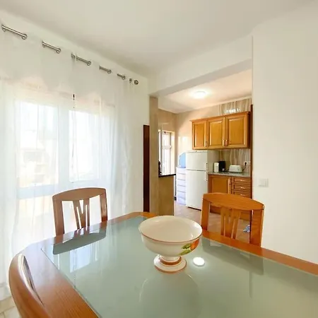 Family-friendly Semi-detached House In #1865 *