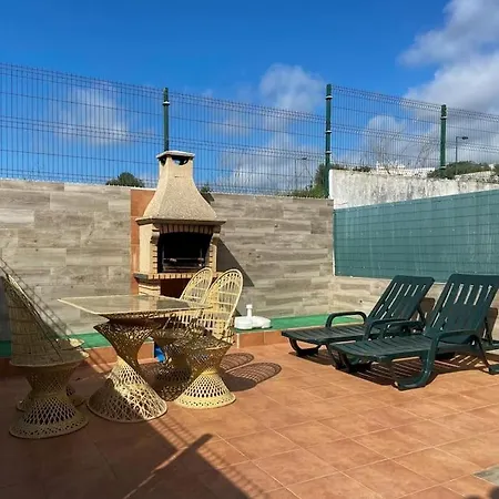 Family-friendly Semi-detached House In #1865 Hébergement de vacances